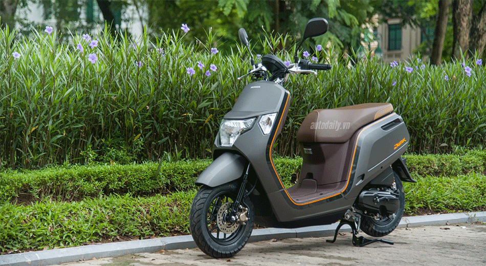Xe 50 phân khối Honda Dunk nhập khẩu hiếm thấy tại Việt Nam