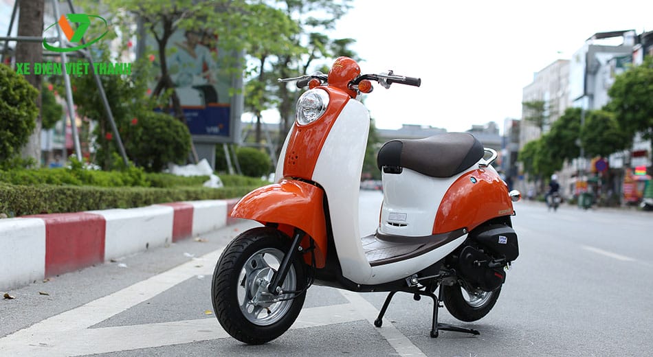 Có nên rửa xe máy 50cc sau khi đi mưa?